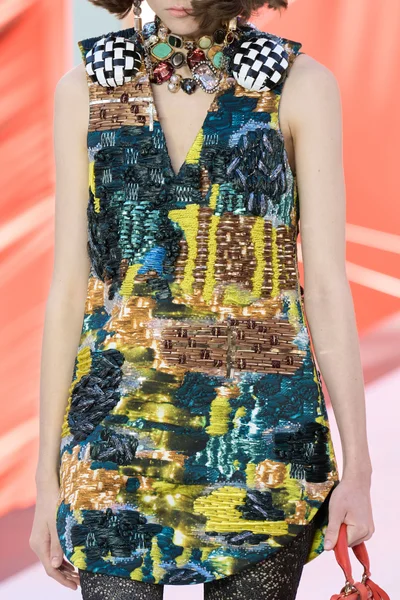 Look 46